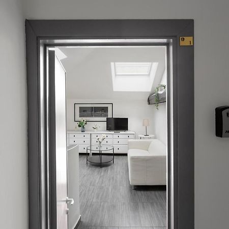 2 Bedroom 2 Bathroom Apt - Duomo 1 Милан Экстерьер фото